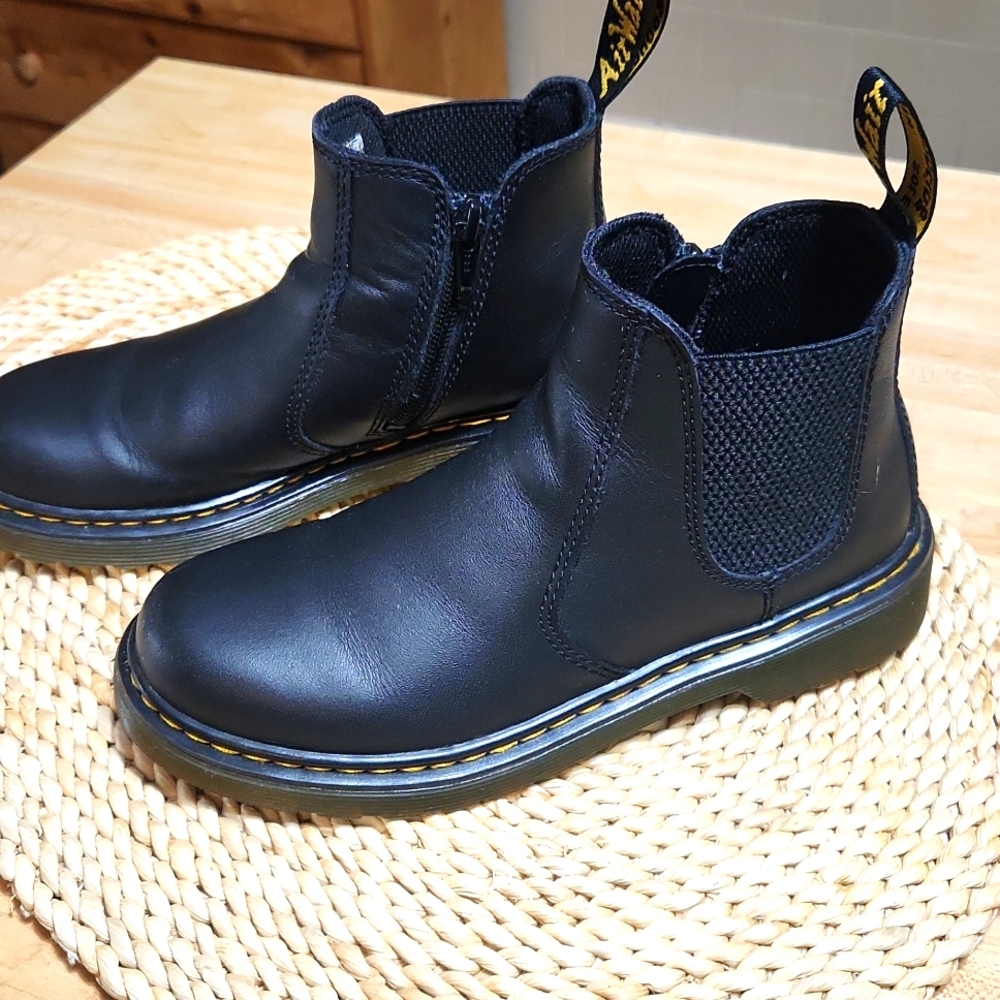 DOC MARTINS. - Picture 2 of 11